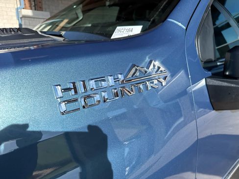 Used 2024 Chevrolet Silverado 2500 High Country w/ High Country Premium Package AWD/4WD image 9
