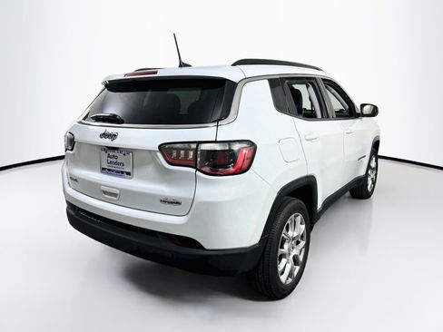 Used 2022 Jeep Compass Latitude image 5