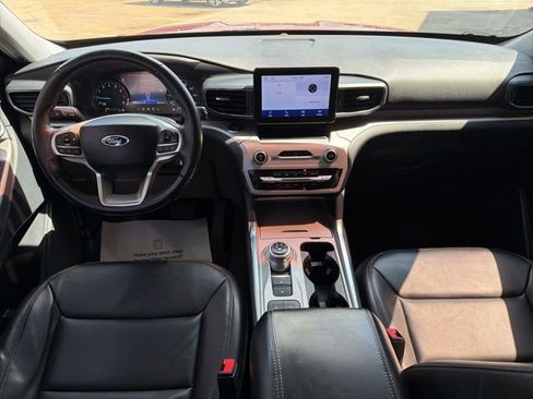 Used 2023 Ford Explorer XLT w/ Equipment Group 202A image 13