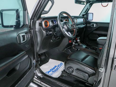 Used 2022 Jeep Gladiator Mojave w/ LED Lighting Group AWD/4WD image 3