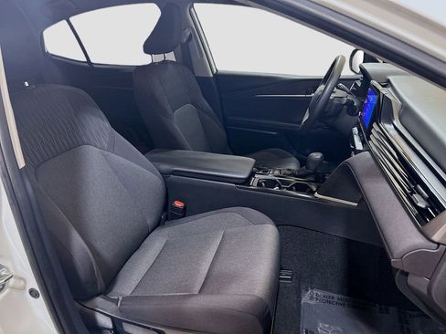 Used 2025 Toyota Camry LE w/ Convenience Package FWD image 23