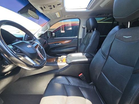 Used 2016 Cadillac Escalade Luxury RWD image 7