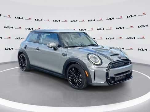 Used 2023 MINI Cooper S image 1
