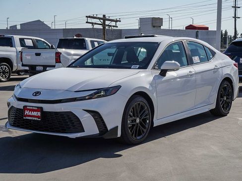 New 2026 Toyota Camry SE image 3