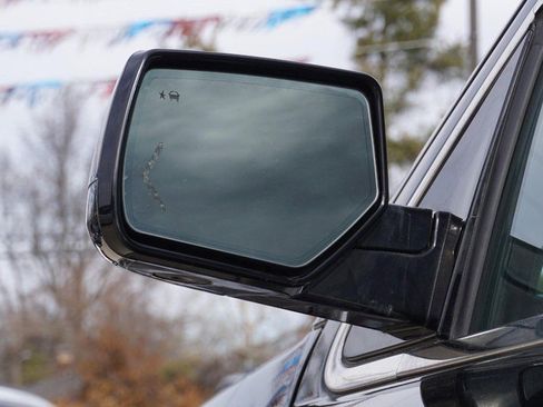 Used 2020 GMC Yukon XL SLT image 17