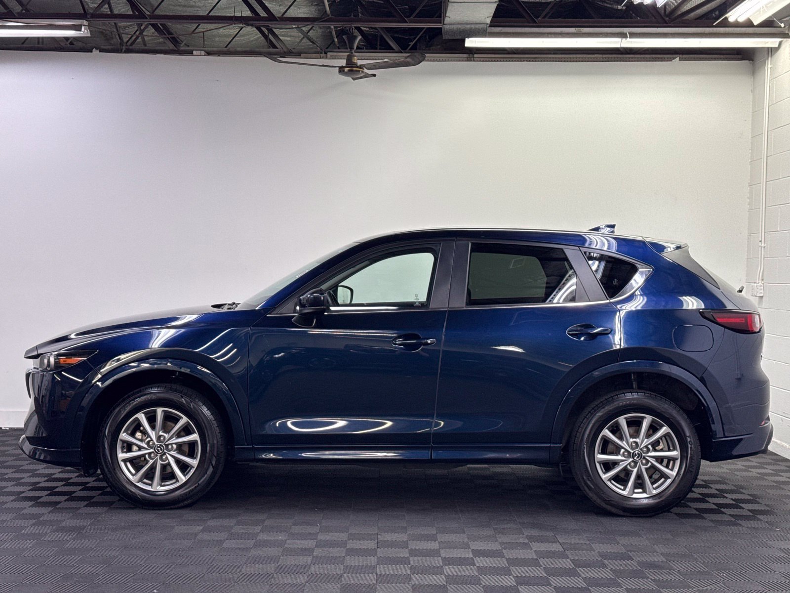 Used 2025 MAZDA CX-5 AWD 2.5 S w/ Preferred Package image 3