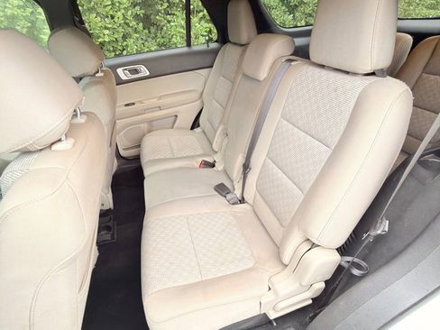 Used 2014 Ford Explorer XLT w/ Equipment Group 201A FWD image 13