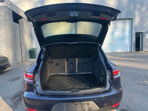 Used 2021 Porsche Macan image 9