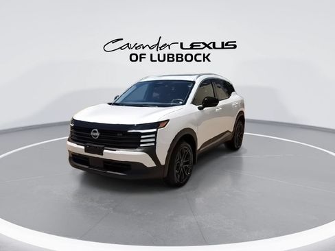 Used 2026 Nissan Kicks SR w/ SR Premium Package FWD image 3