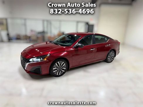 Used 2025 Nissan Altima 2.5 SV FWD image 1