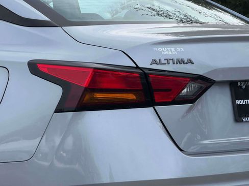 Used 2024 Nissan Altima 2.5 SV image 8