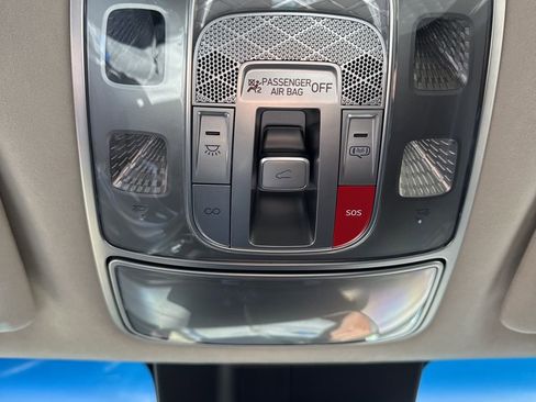 Used 2025 Genesis Electrified GV70 Advanced w/ Prestige Package image 32