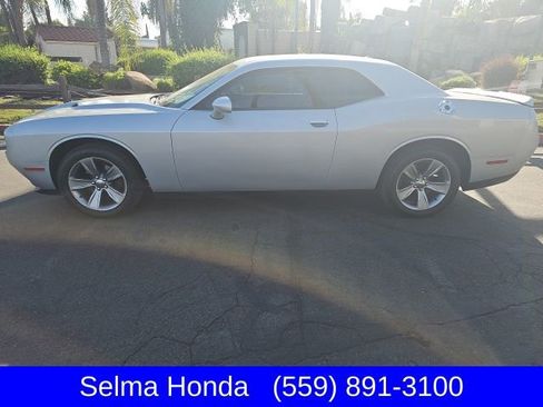 Used 2019 Dodge Challenger SXT w/ Driver Convenience Group RWD image 1