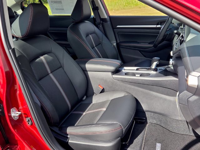 New 2026 Nissan Altima 2.5 SR FWD image 17