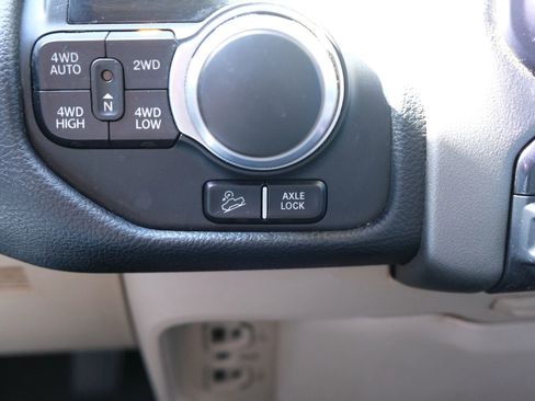 Used 2020 RAM 1500 Big Horn AWD/4WD image 37