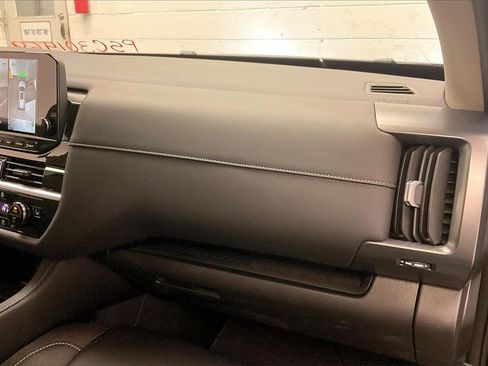 Certified 2025 Nissan Pathfinder SL image 15