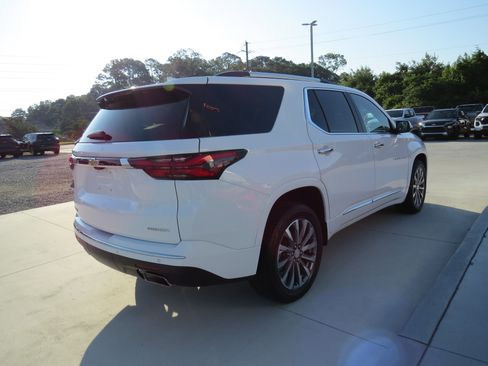 Certified 2023 Chevrolet Traverse Premier FWD image 6