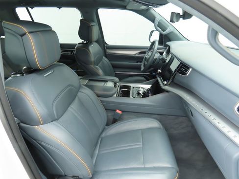 Used 2023 Jeep Grand Wagoneer Series II image 19