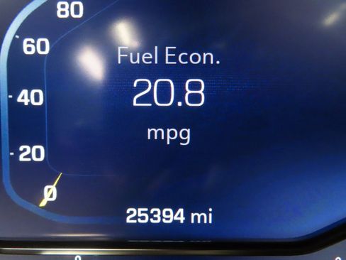 Used 2024 Chevrolet Suburban High Country image 13