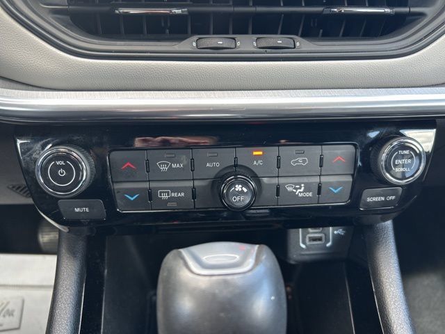 Used 2024 Jeep Compass Limited AWD/4WD image 39