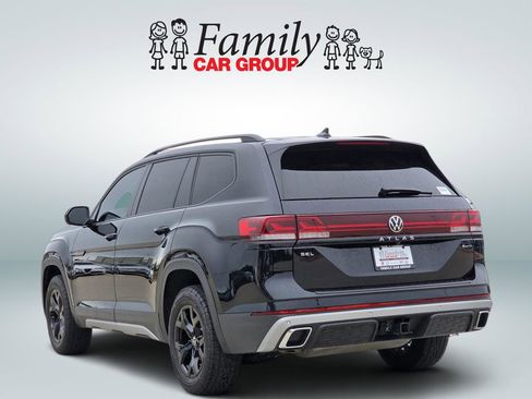 Used 2024 Volkswagen Atlas Peak Edition SEL AWD/4WD image 3