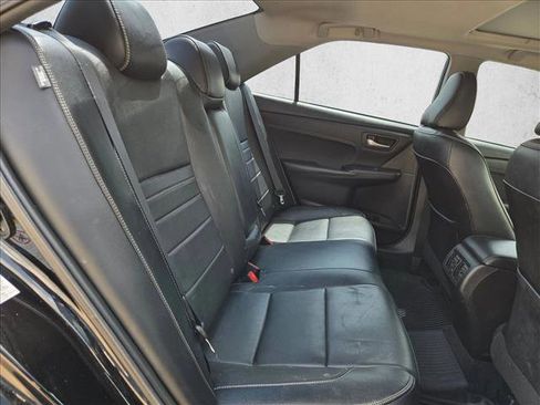 Used 2015 Toyota Camry XLE image 17