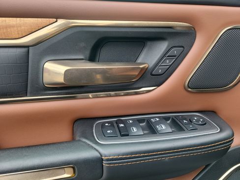 Used 2023 RAM 1500 Limited AWD/4WD image 12