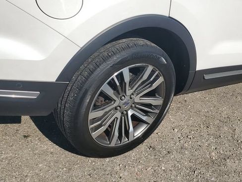 Used 2018 Ford Explorer Platinum AWD/4WD image 5