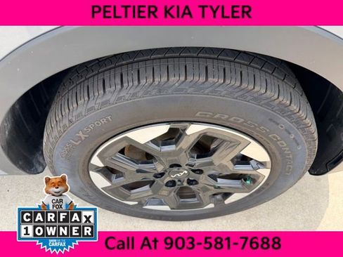 Certified 2025 Kia Sorento S w/ Panoramic Sunroof Package FWD image 16