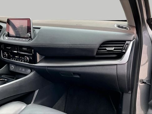 Certified 2022 Nissan Rogue SV w/ SV Premium Package FWD image 19