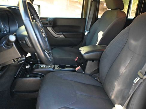 Used 2016 Jeep Wrangler Unlimited Sport image 17