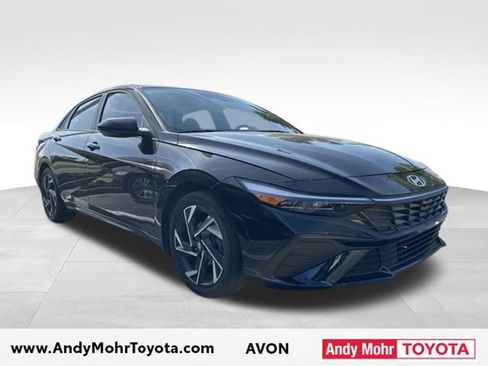 Used 2025 Hyundai Elantra SEL FWD image 1