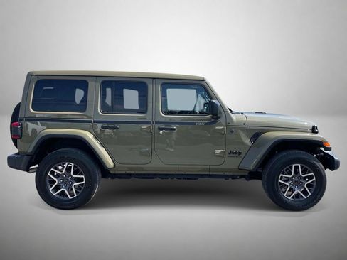 Used 2026 Jeep Wrangler Unlimited Sahara w/ Safety Group AWD/4WD image 2