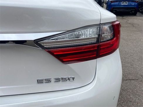 Used 2018 Lexus ES 350 image 32