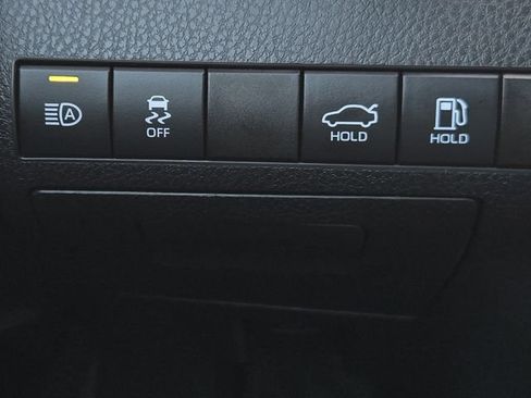 Used 2020 Toyota Camry XLE w/ Sunroof Package FWD image 26