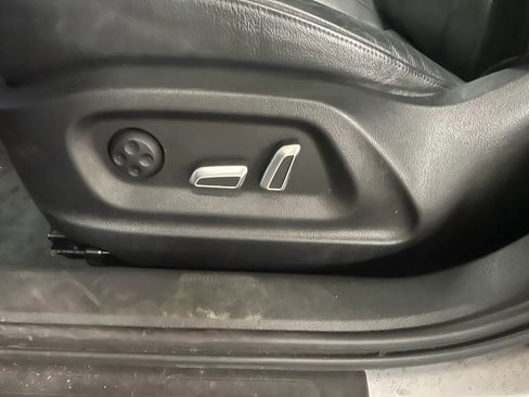 Used 2016 Audi Q3 2.0T Premium Plus w/ Technology Package image 11