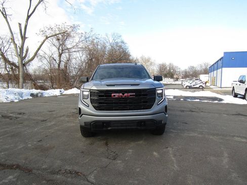 Used 2023 GMC Sierra 1500 Pro w/ Graphite Edition image 11