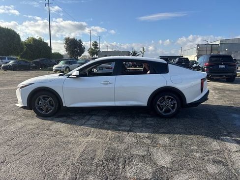 Certified 2025 Kia K4 LXS image 2