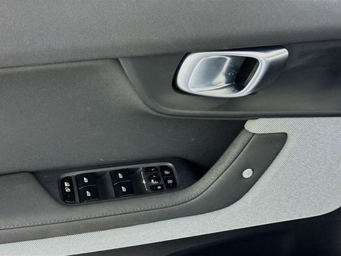 Used 2023 Polestar Polestar 2 w/ Pilot Pack image 19