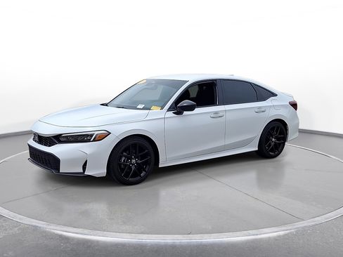 Used 2025 Honda Civic Sport image 4