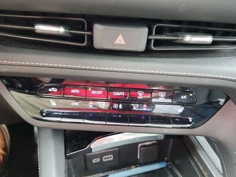 Used 2023 Buick Envision Essence FWD image 8