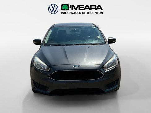 Used 2017 Ford Focus SE w/ Cold Weather Package FWD image 8