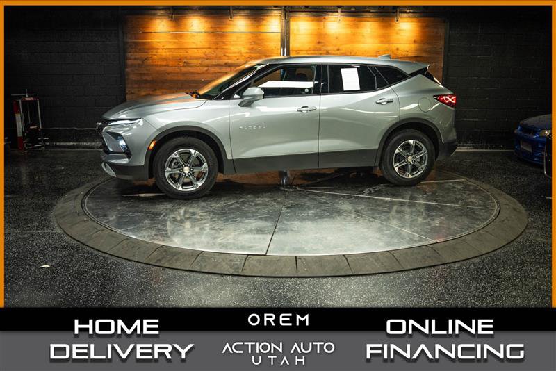 Used 2025 Chevrolet Blazer LT FWD image 1