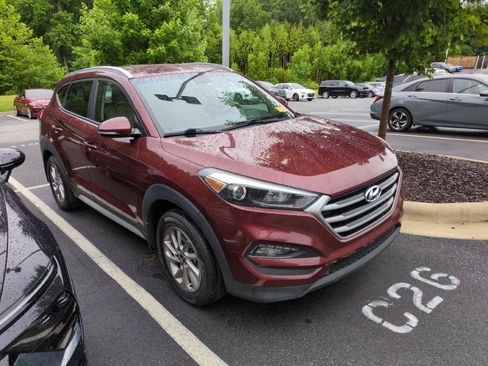 Used 2017 Hyundai Tucson SE Plus FWD image 1