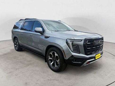 Used 2025 GMC Yukon XL AT4 Ultimate AWD/4WD image 7