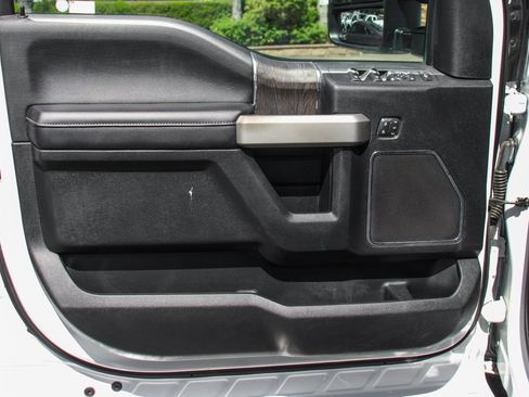 Used 2020 Ford F250 Lariat w/ Lariat Value Package image 15