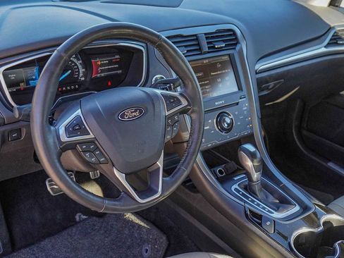 Used 2014 Ford Fusion Titanium image 9