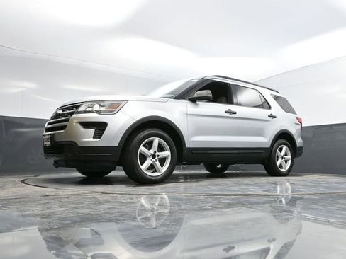 Used 2018 Ford Explorer Base image 43