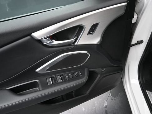 Used 2024 Acura RDX SH-AWD image 19