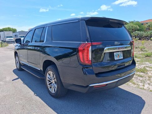 Used 2021 GMC Yukon XL SLT AWD/4WD image 8
